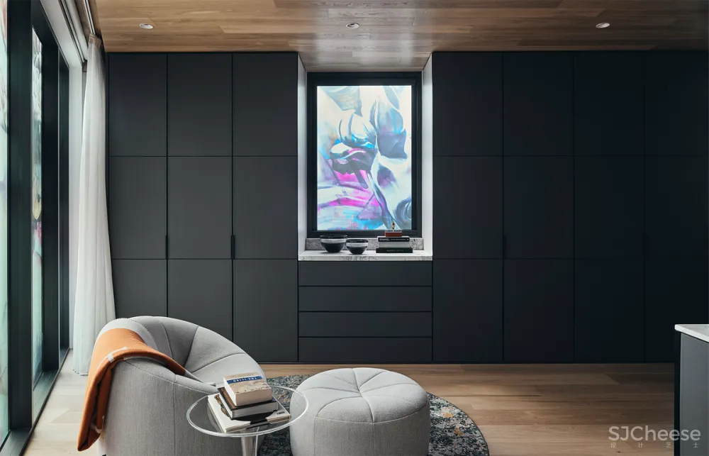 550㎡艺术别墅,在外墙的定制玻璃上画画,室内简直是一个小型美术馆!