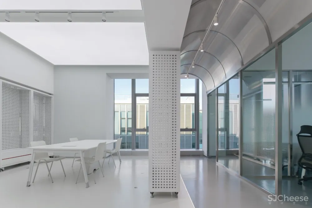 U形配饰展厅-序态设计研究室