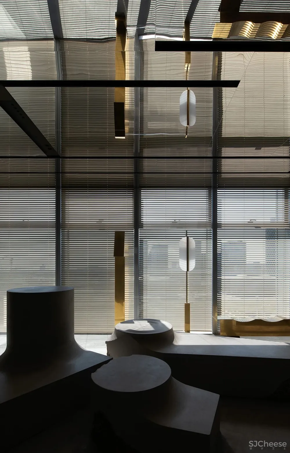 DOMANI 东仓 亮如白昼的夜及温和的肢解