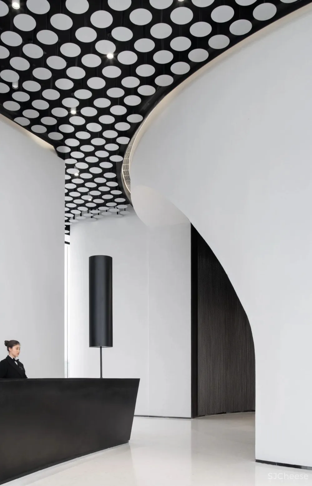 LWK PARTNERS丨2500㎡重庆江山雲出 • Legend未来人居艺术馆