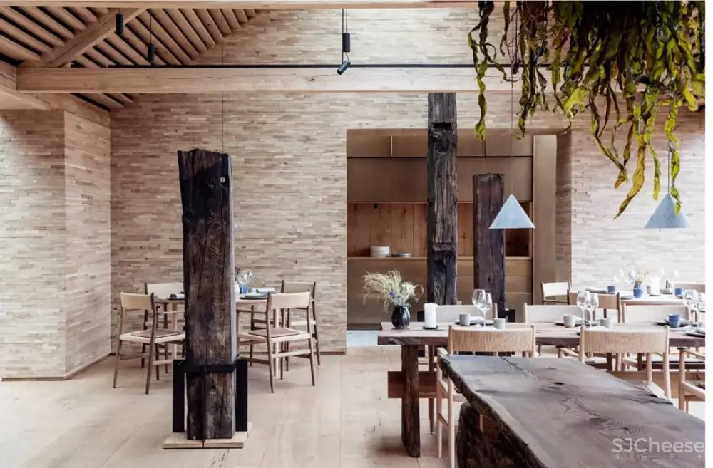 90后大厨打造沉浸式餐厅设计,颠覆传统用餐体验,连大门都出乎意料......