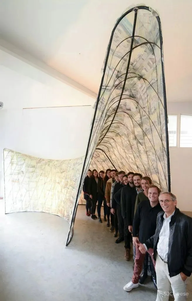 都是转角窗户,「曲面」和「直角」哪个更高级?