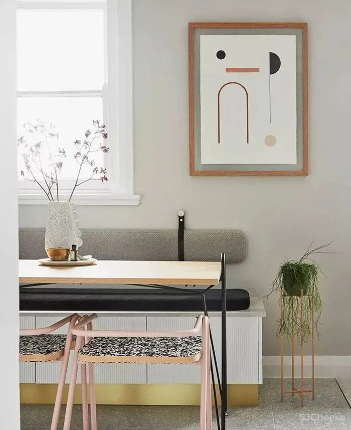 这个小而美的家,很好的向我们证明了“屋不在大,精致则灵”的理念