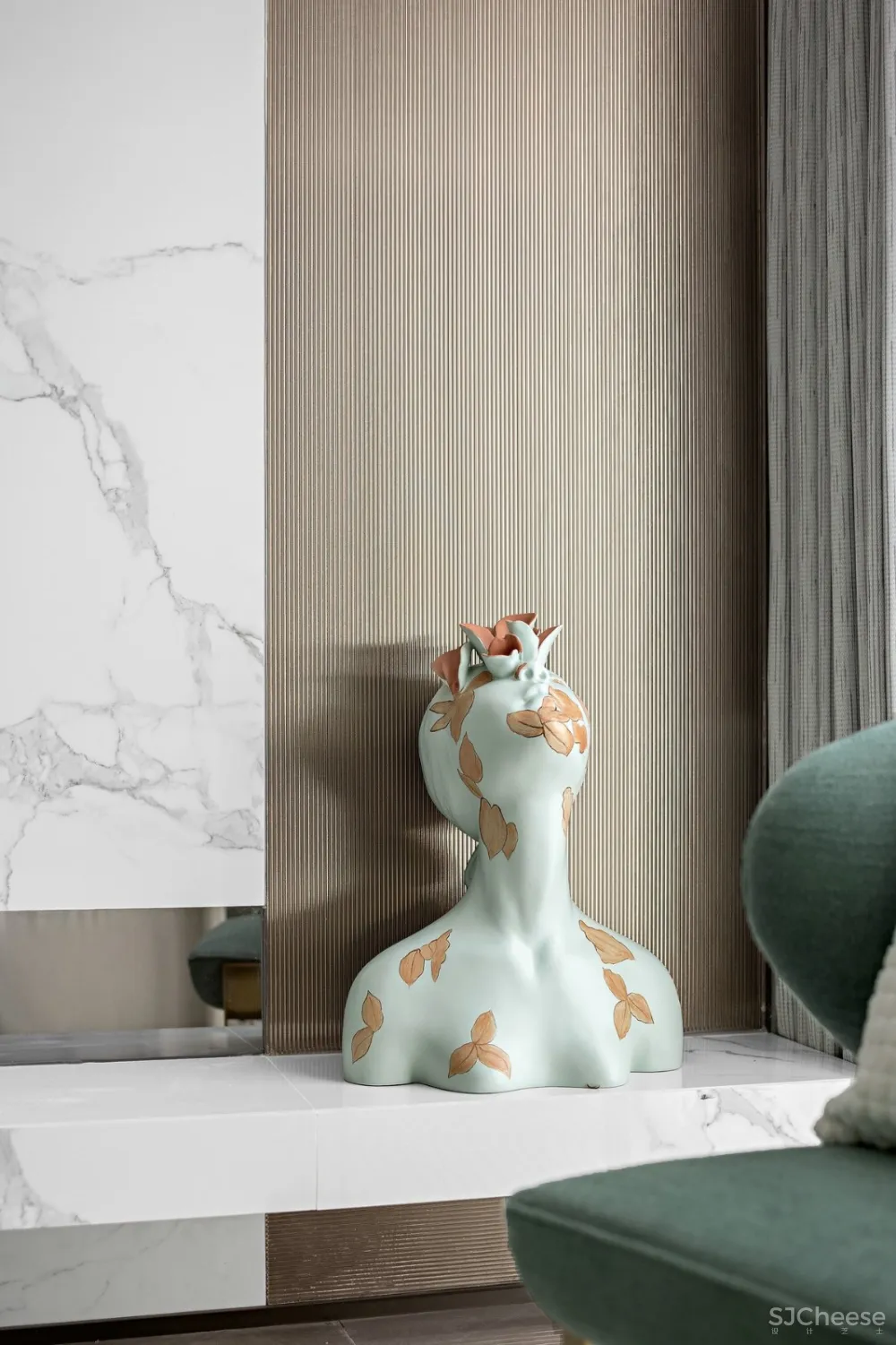 用保持童真的心态,天马行空与烂漫不羁写意空间的美。