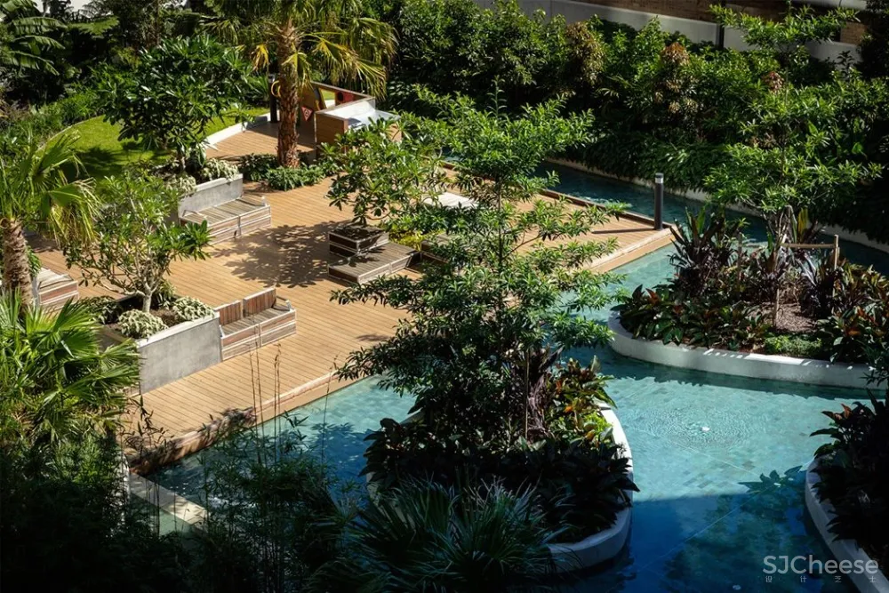 大尺度22米高人工瀑布 顶层无边泳池 生态豪宅新玩法