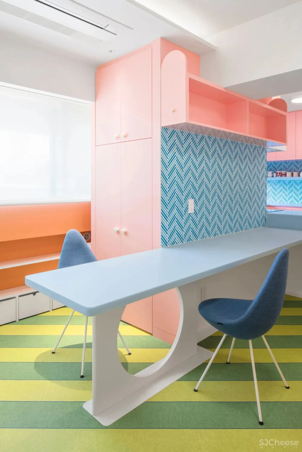 霓虹国的霓虹屋,怪异美学设计让我的眼睛直想哭!