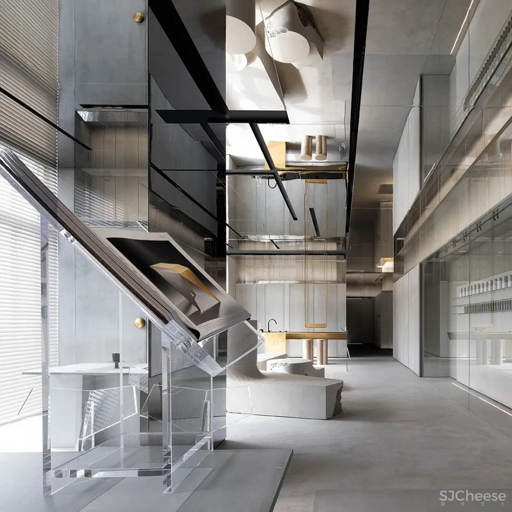 DOMANI 东仓 亮如白昼的夜及温和的肢解