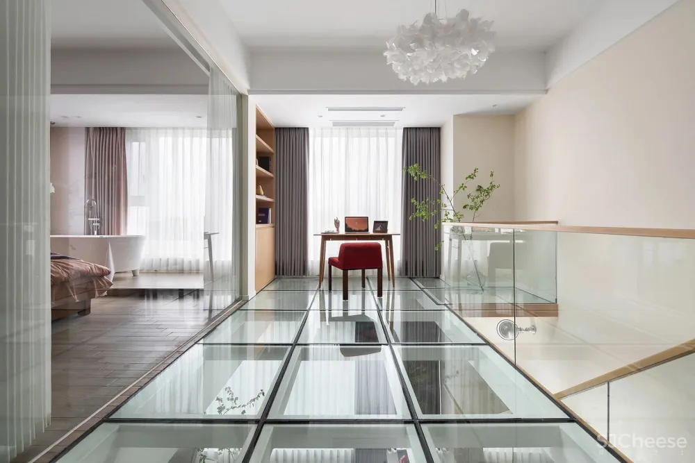 140㎡全透明的家,网红玻璃栈道 滑滑梯爽翻了!