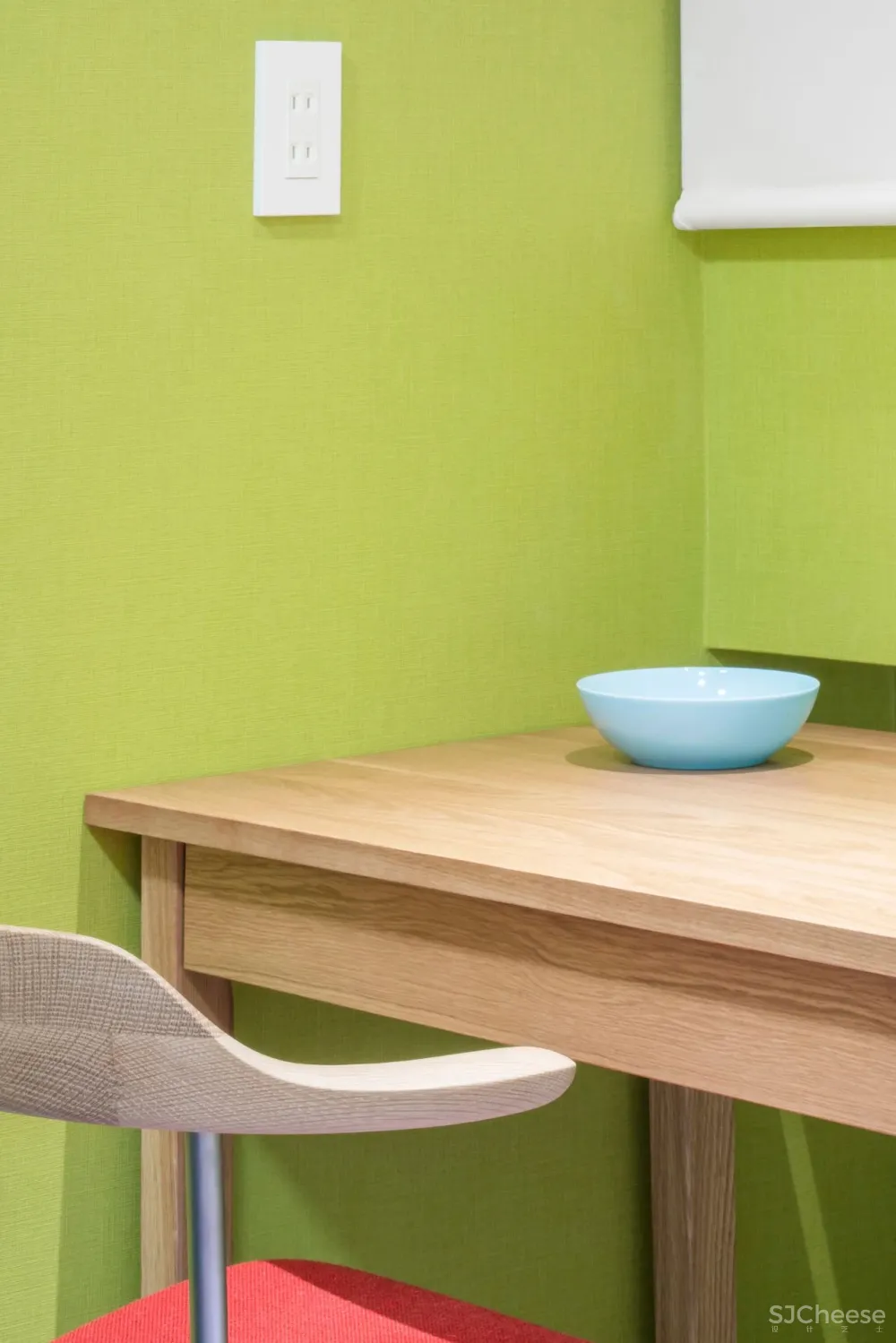 霓虹国的霓虹屋,怪异美学设计让我的眼睛直想哭!