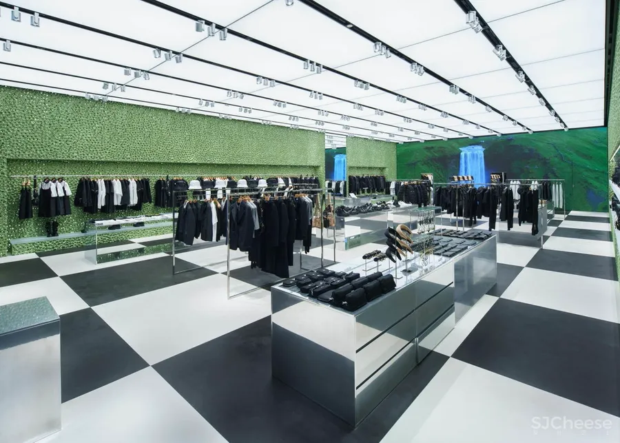 PRADA 在东京开了新店,OMA 的设计居然用海绵做墙面!