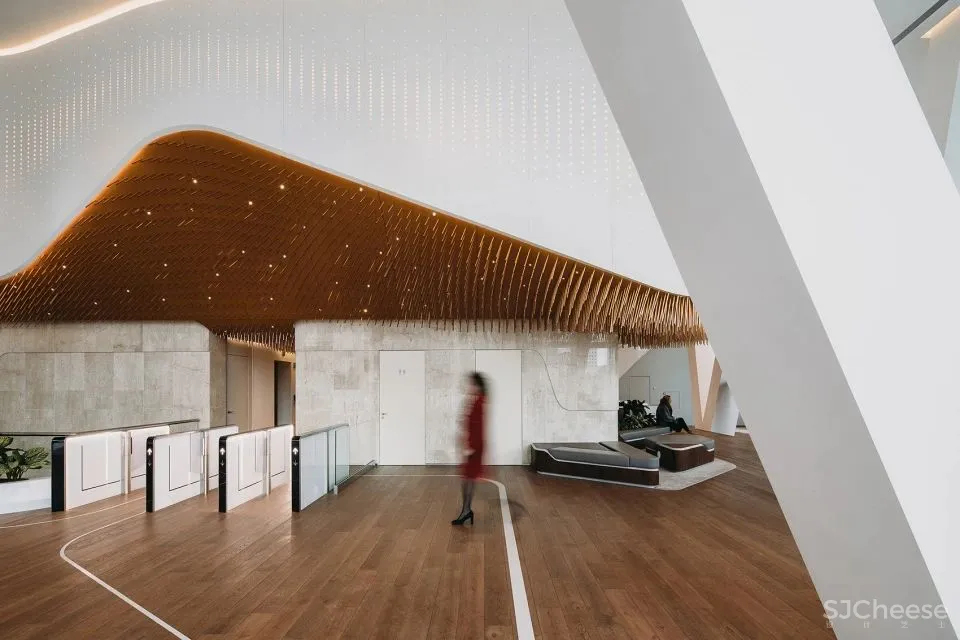 新作 灵活地适应未来的使用需求 UNStudio大楼大厅翻新 UNStudio