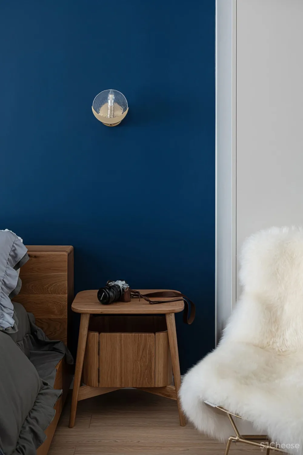 木、白、灰，素雅宁静的慢生活家居 予以设计