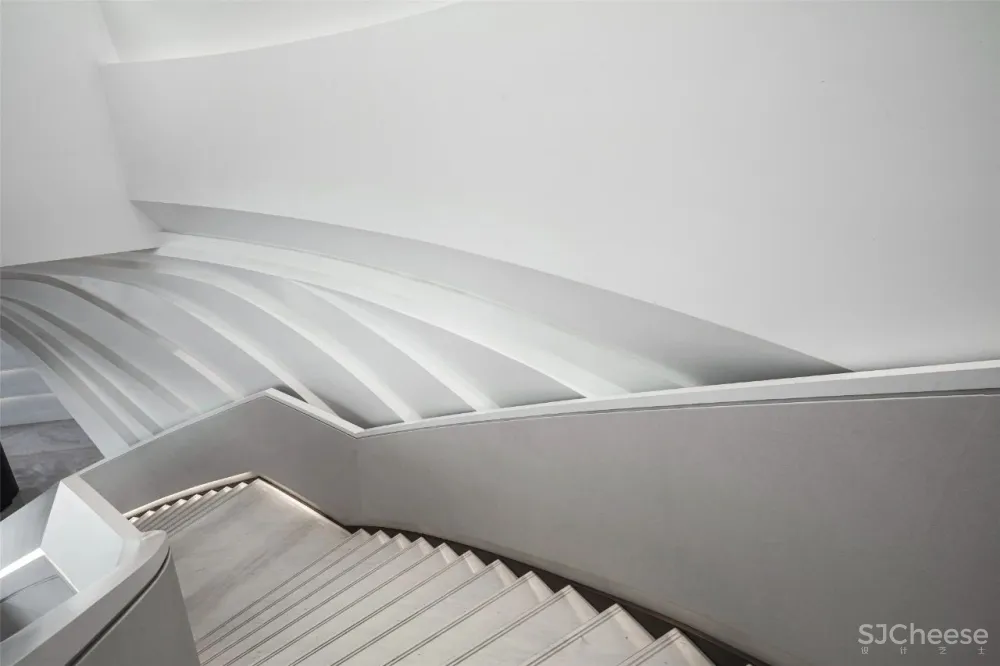 达观设计：纯净极简，行云流水间勾勒空间大美！