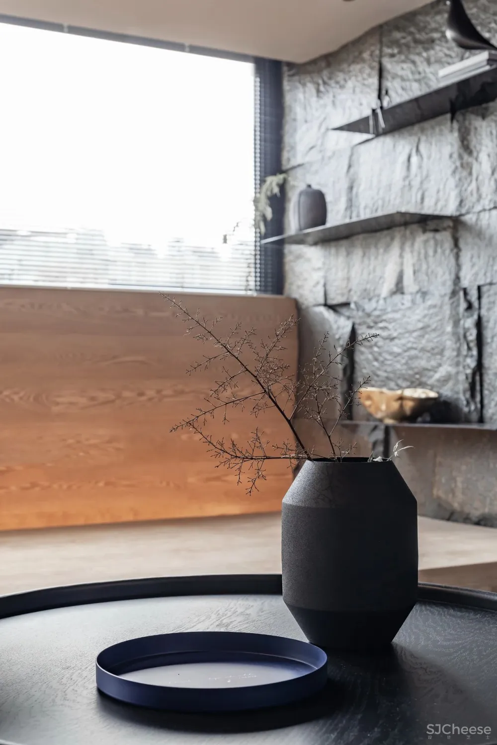 裸墙搭配天然石皮,打造绝美复式空间 云行设计