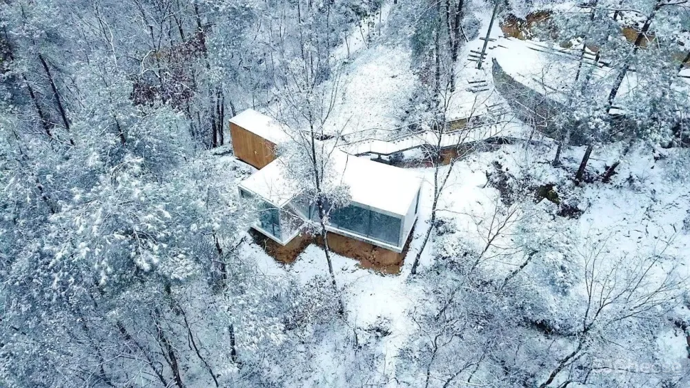 茶田里的悬浮木屋 千山云舍三峡木屋酒店