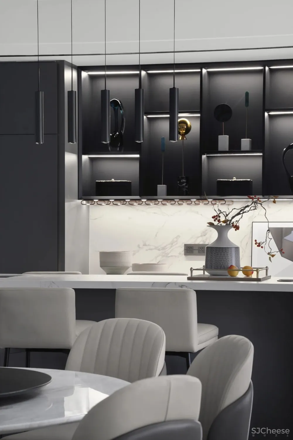 设计师丁捷:270㎡现代极简大宅,繁华之中的静谧空间