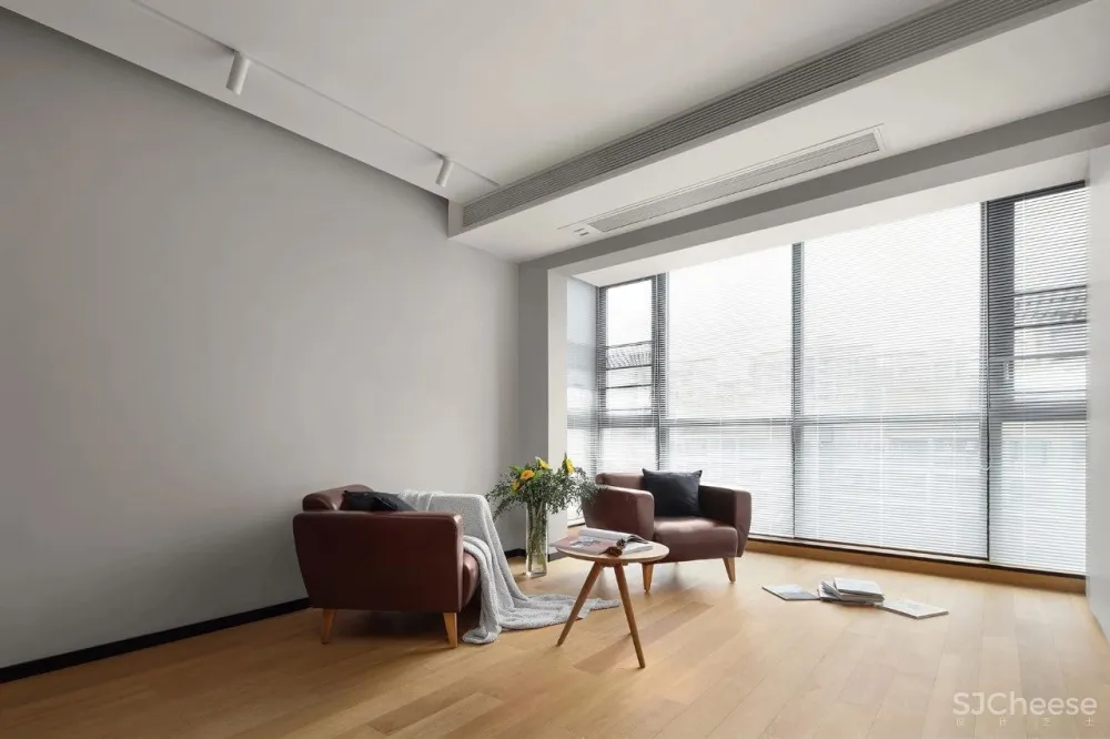 二胎之家的76㎡两居室,客厅竟看上去空无一物,简约舒适、收纳超多……