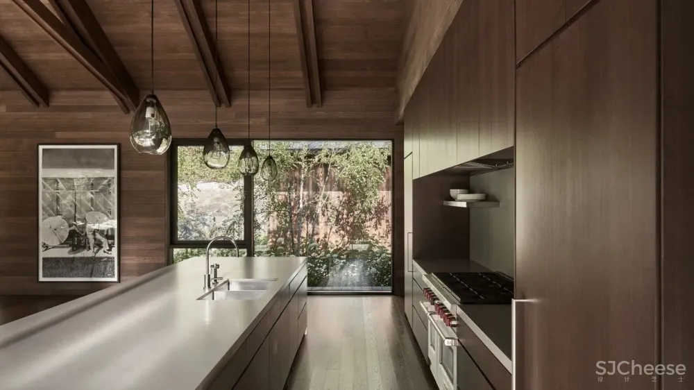 诗意空间的消解与重铸丨Akb Architects