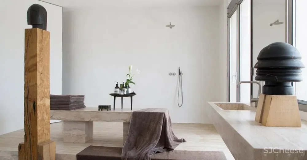 窥探一下时尚界的暗黑之王Rick Owens,他的家和他的生活都充满着怪异气息