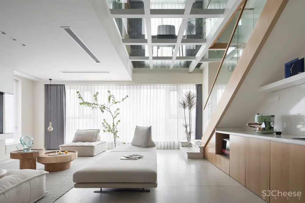 140㎡全透明的家,网红玻璃栈道 滑滑梯爽翻了!