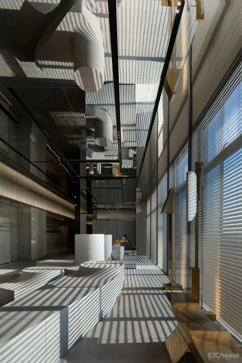 DOMANI 东仓 亮如白昼的夜及温和的肢解