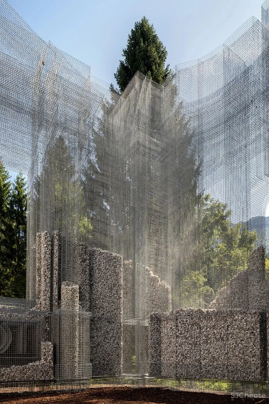 Edoardo Tresoldi丨 打造令人屏息的铁丝建筑艺术