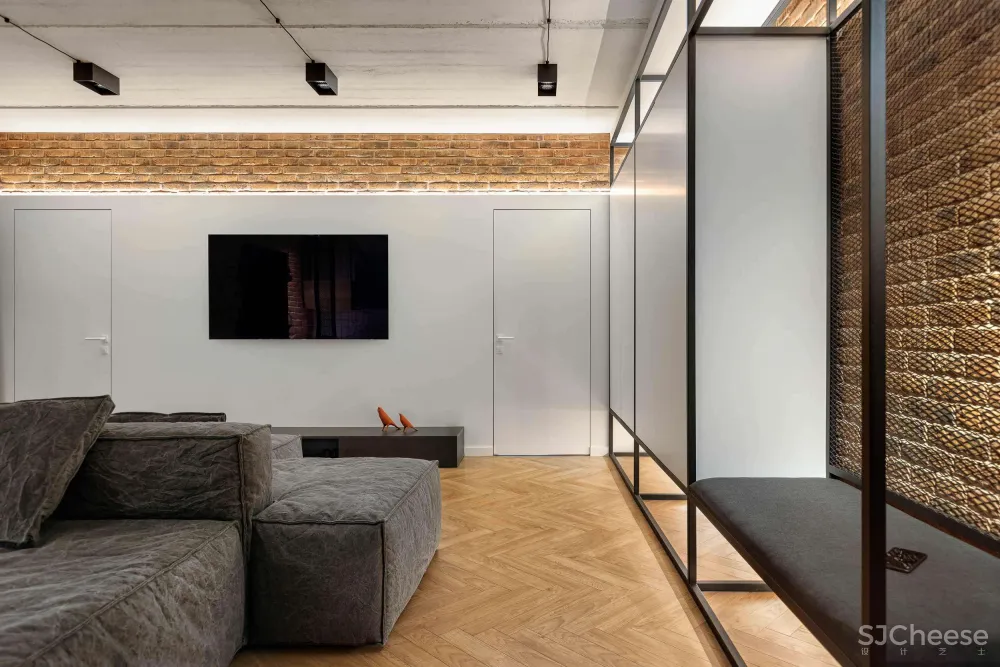 工业风两居室,层高不够,天花就这样装