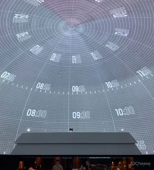 90后大厨打造沉浸式餐厅设计,颠覆传统用餐体验,连大门都出乎意料......