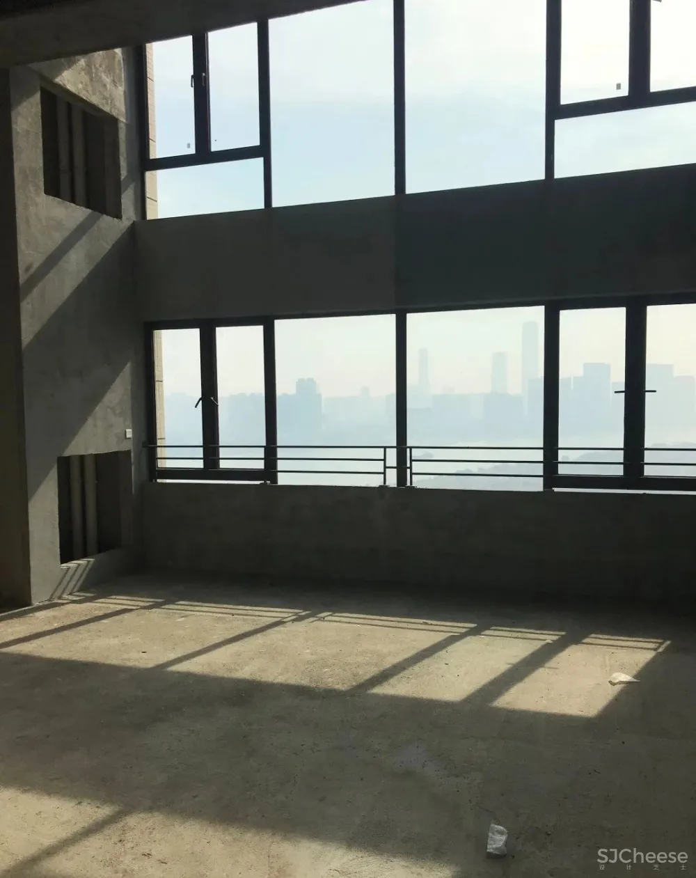 140㎡全透明的家,网红玻璃栈道 滑滑梯爽翻了!