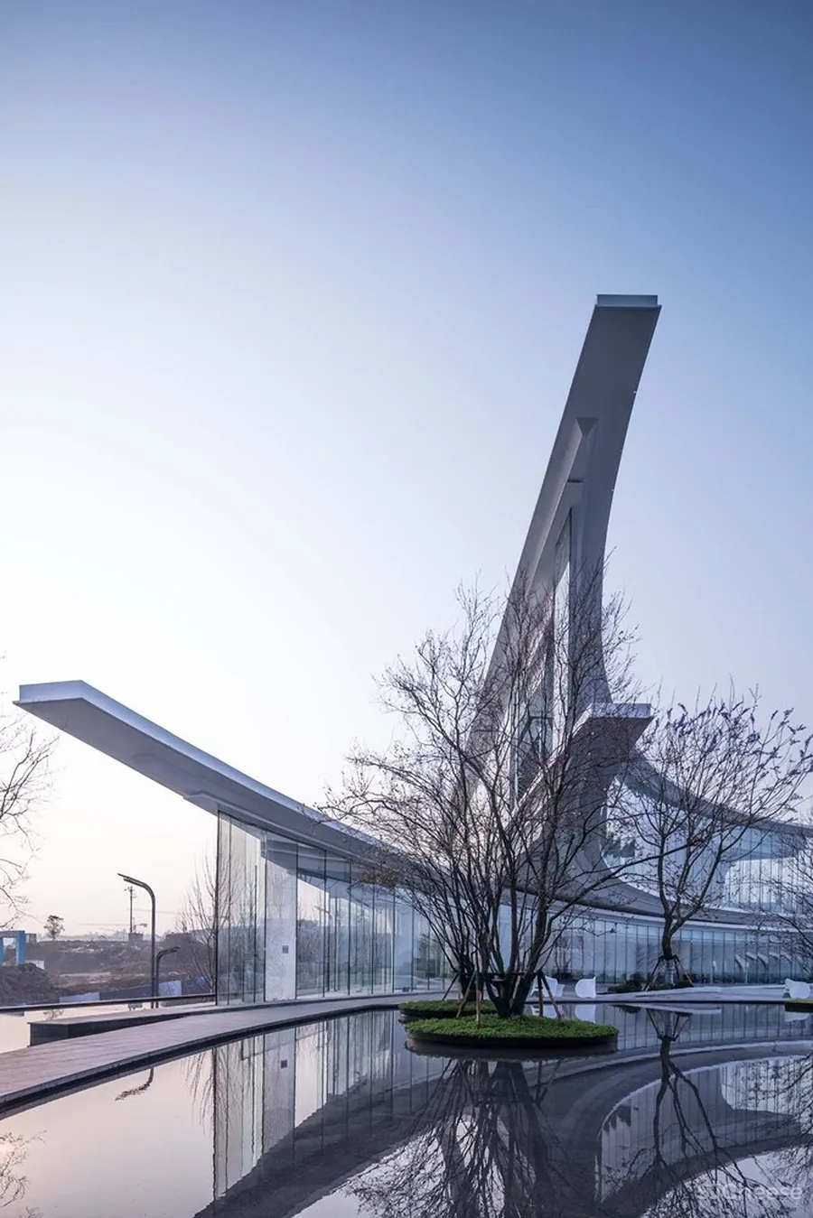 LWK PARTNERS丨2500㎡重庆江山雲出 • Legend未来人居艺术馆