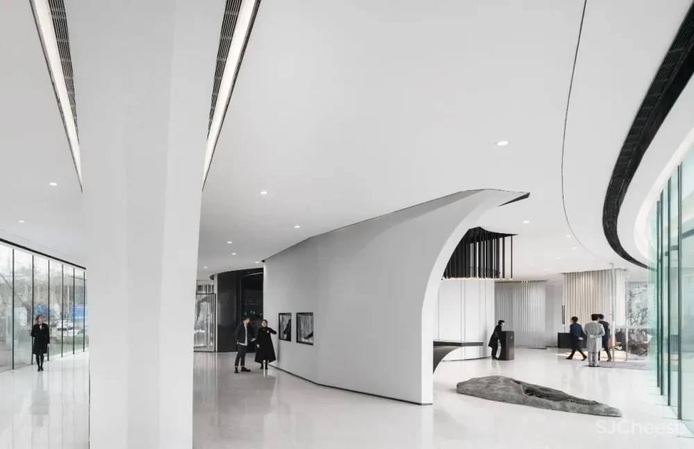 LWK PARTNERS丨2500㎡重庆江山雲出 • Legend未来人居艺术馆