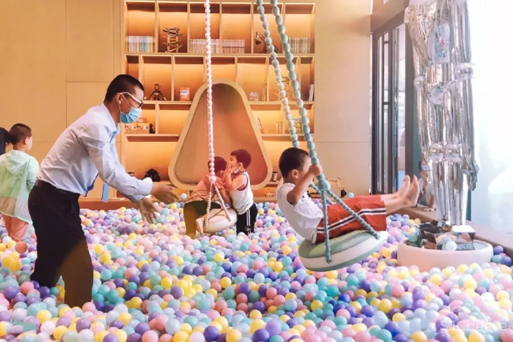 CLV赛拉维X万科:幻妙光境