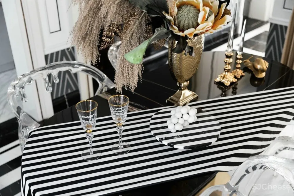 288㎡混搭风轻奢住宅 品辰设计