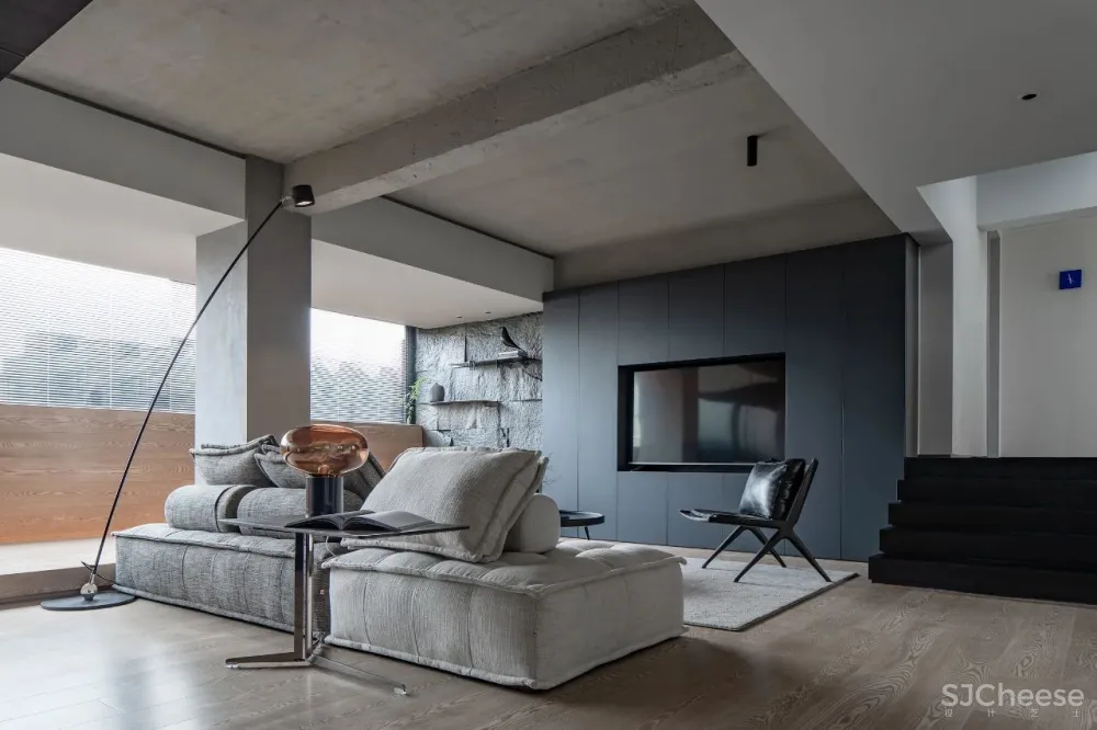 裸墙搭配天然石皮,打造绝美复式空间 云行设计