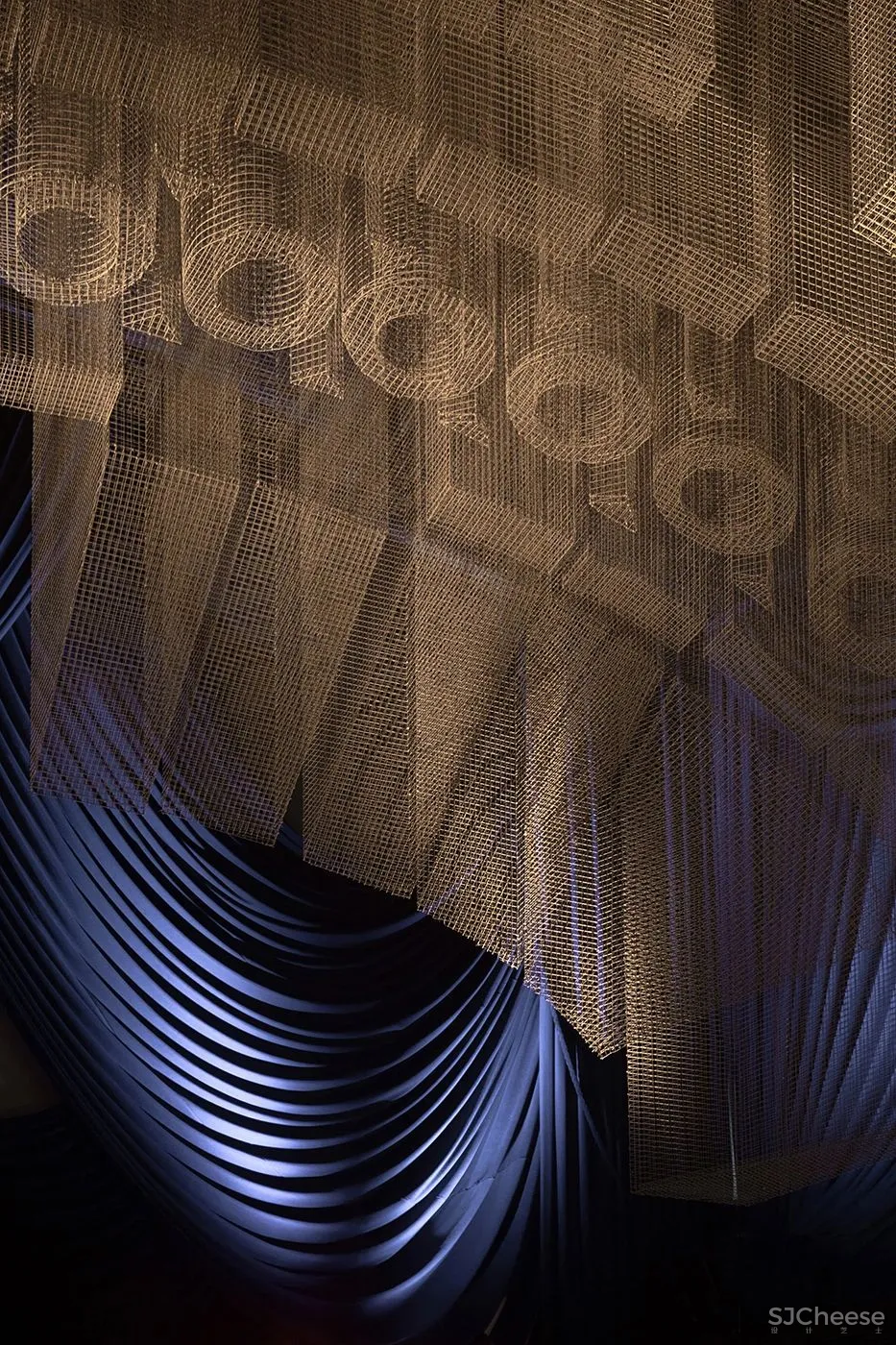 Edoardo Tresoldi丨 打造令人屏息的铁丝建筑艺术