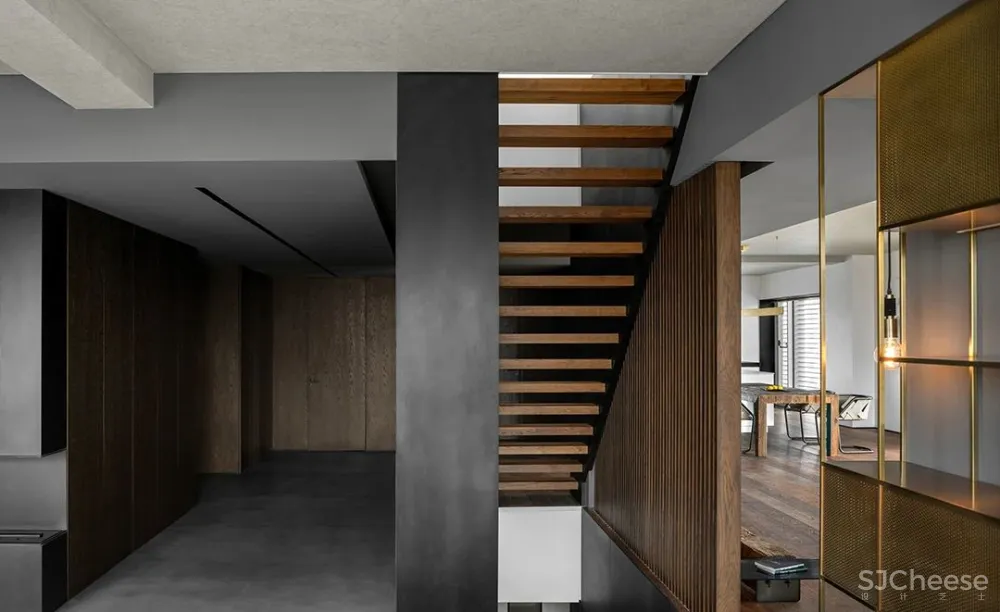 方磊 上海 555 m² 黄浦江畔顶层复式,大道至简,安静优雅!