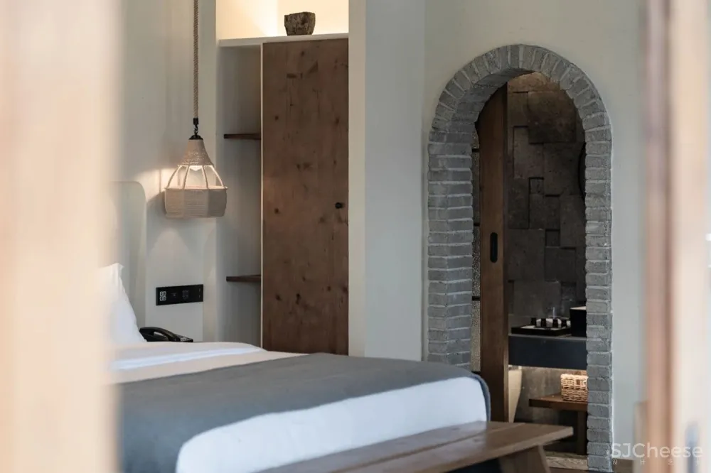 告别人从众！这个被低估的“西南小瑞士”，被稻田火山与古老温泉所拥抱，600年边陲小城的魅力，人见人爱！