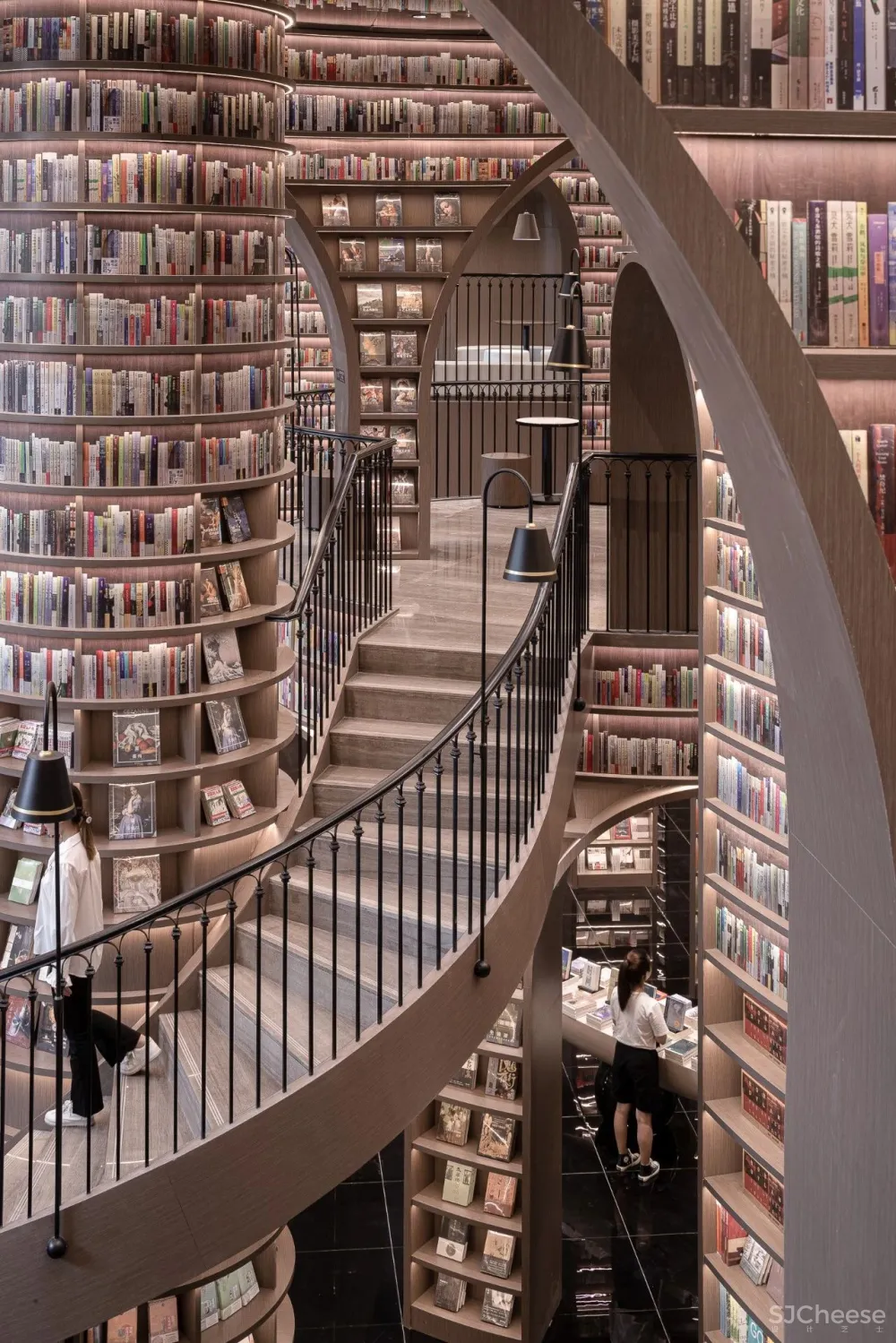 【设计女神新作】最美网红书店入驻成都,超高颜值魔幻4D实力上演“盗梦空间”!