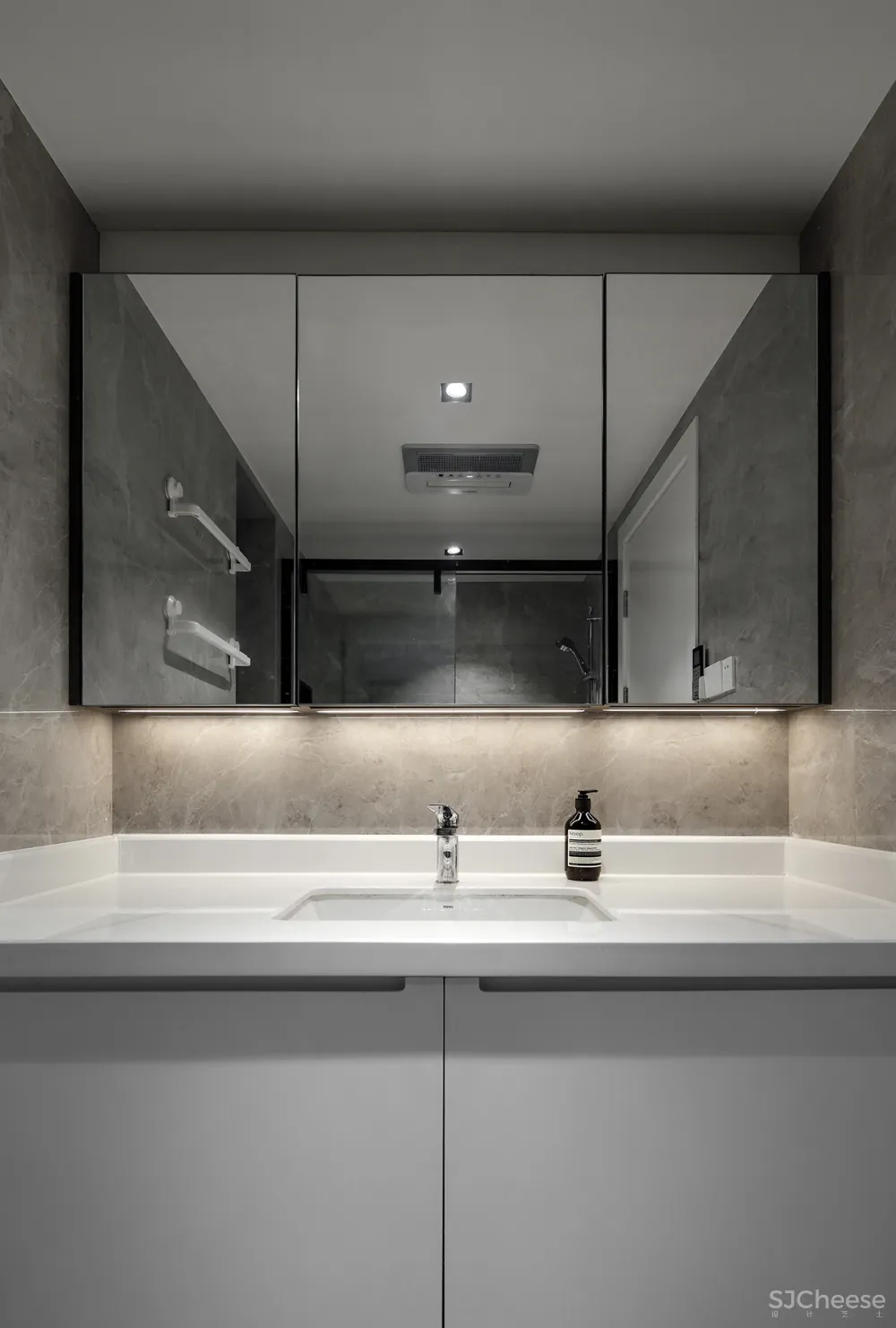 二胎之家的76㎡两居室,客厅竟看上去空无一物,简约舒适、收纳超多……