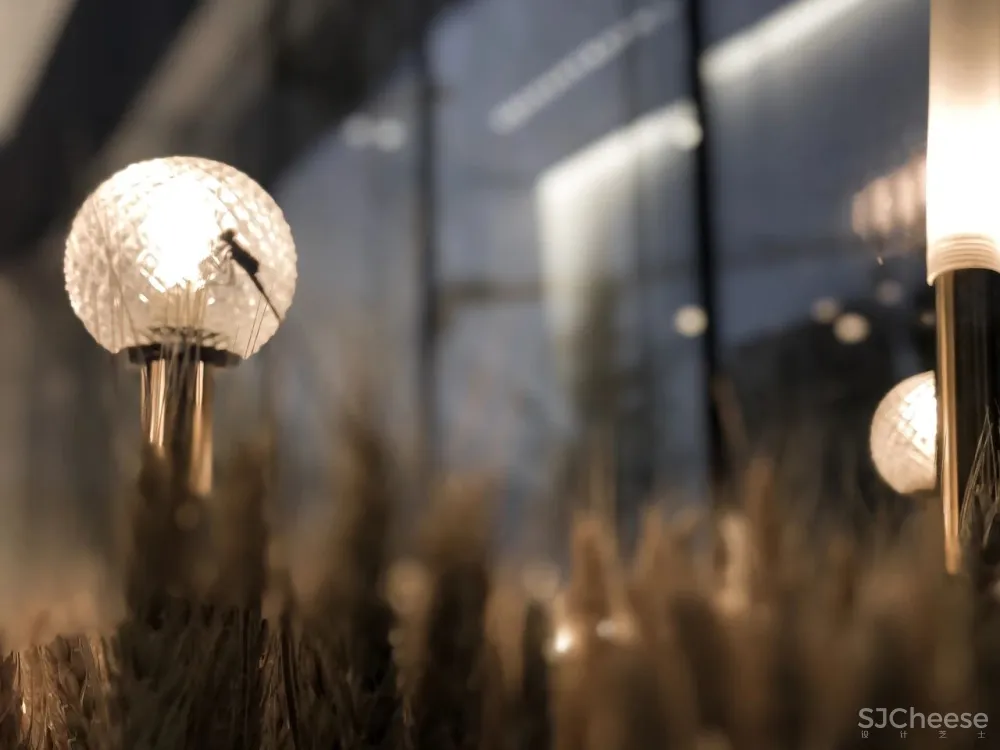 JLa设计 × 保利云上销售中心:倒转一座城,悬挂云端