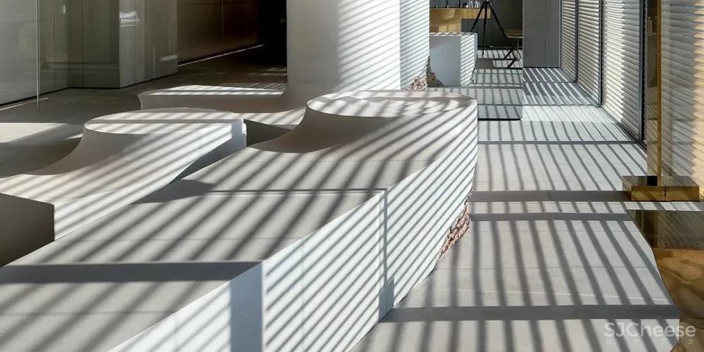 DOMANI 东仓 亮如白昼的夜及温和的肢解