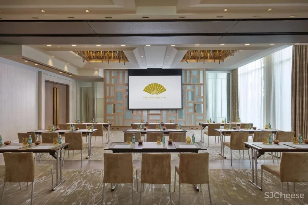 【11万住一晚】中东第一家扇子酒店 迪拜朱美拉文华东方!