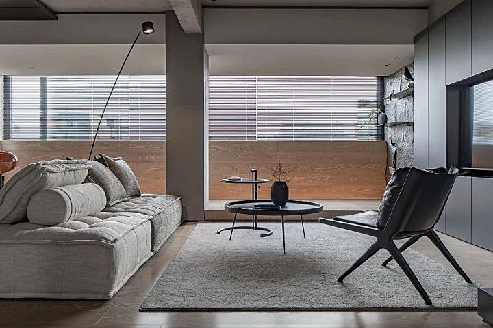 裸墙搭配天然石皮，打造绝美复式空间 云行设计