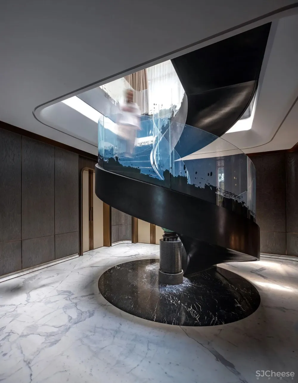 移步梦蓝美景,探寻安然意境 刘姮