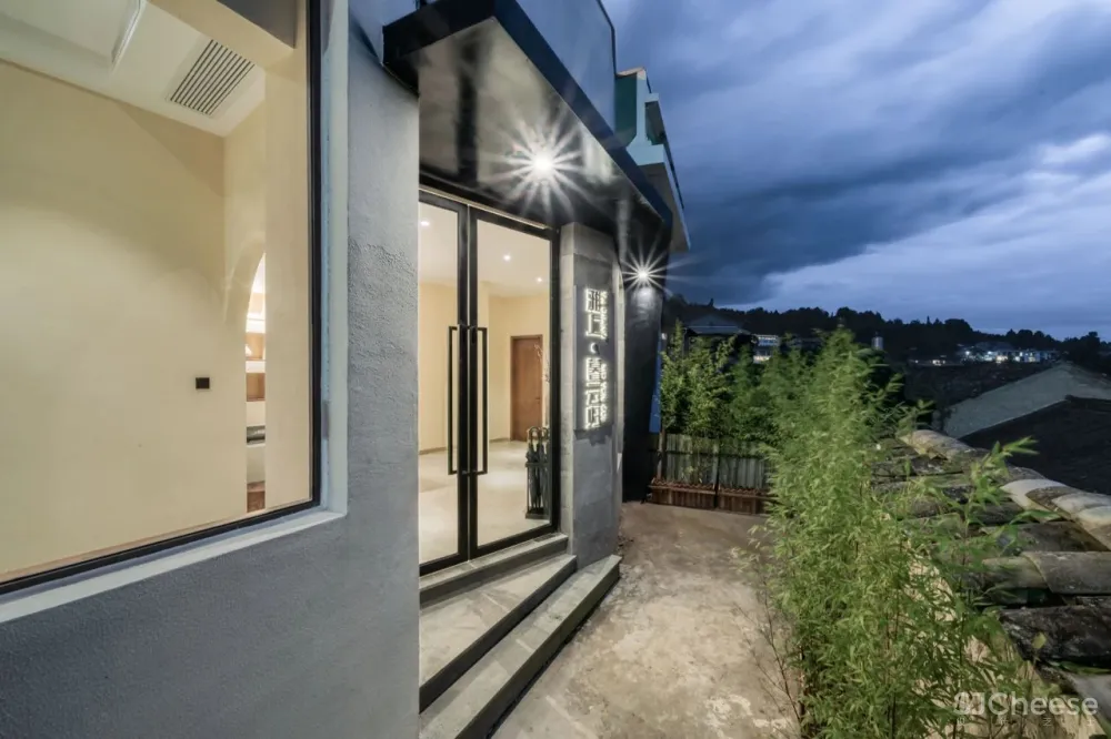 告别人从众！这个被低估的“西南小瑞士”，被稻田火山与古老温泉所拥抱，600年边陲小城的魅力，人见人爱！