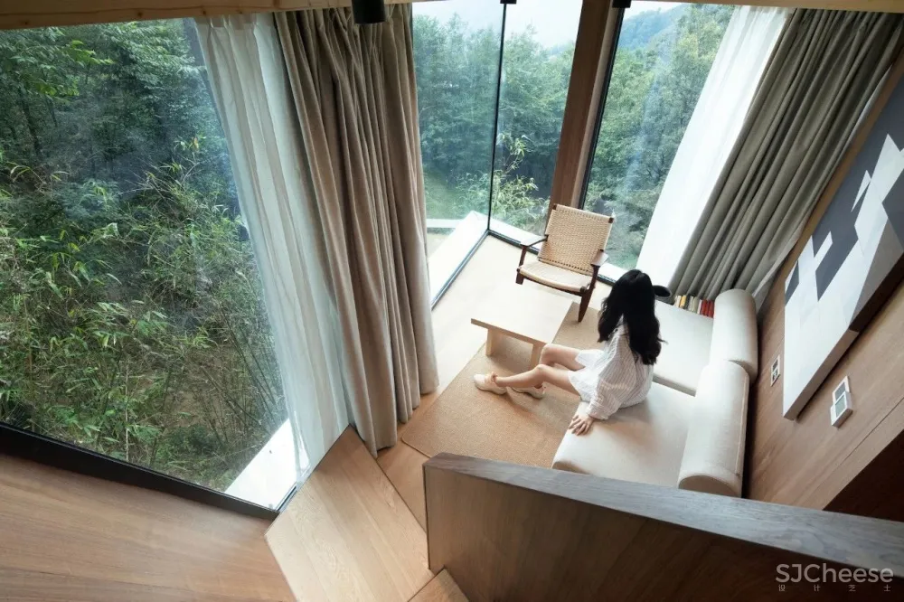 茶田里的悬浮木屋 千山云舍三峡木屋酒店