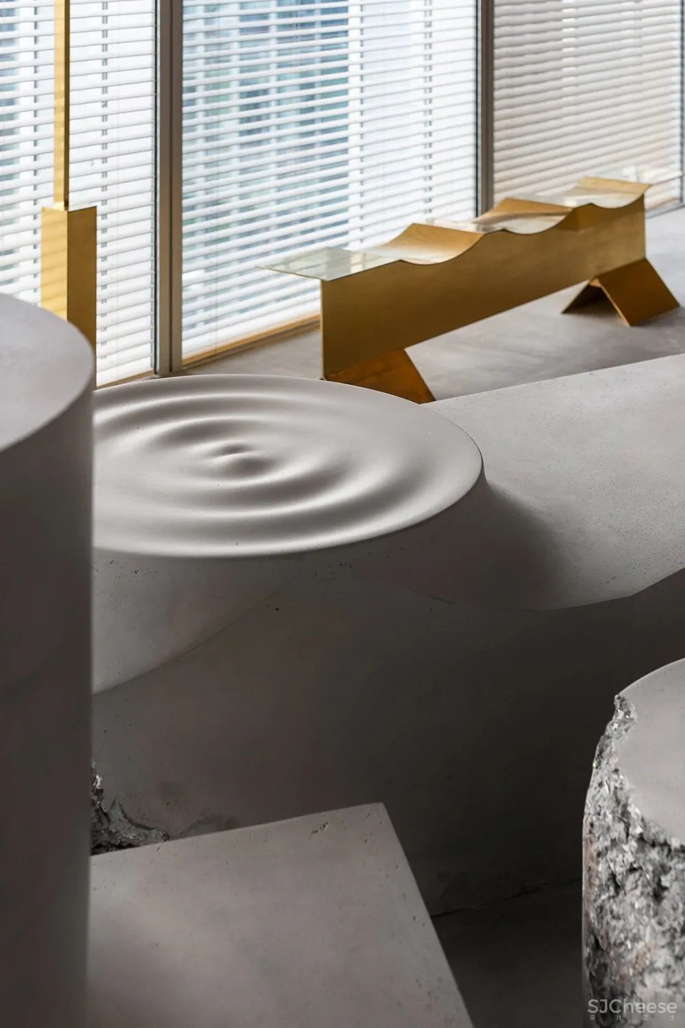 DOMANI 东仓 亮如白昼的夜及温和的肢解