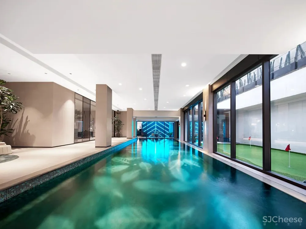 1800 m² 超级别墅，自带室内泳池、SPA等，宁静与奢华的都市桃源