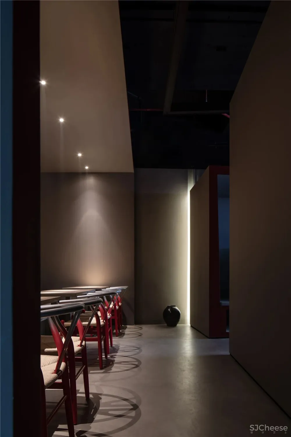 最文艺静谧的烧烤店 隐藏在灯红酒绿中 PDD深点设计