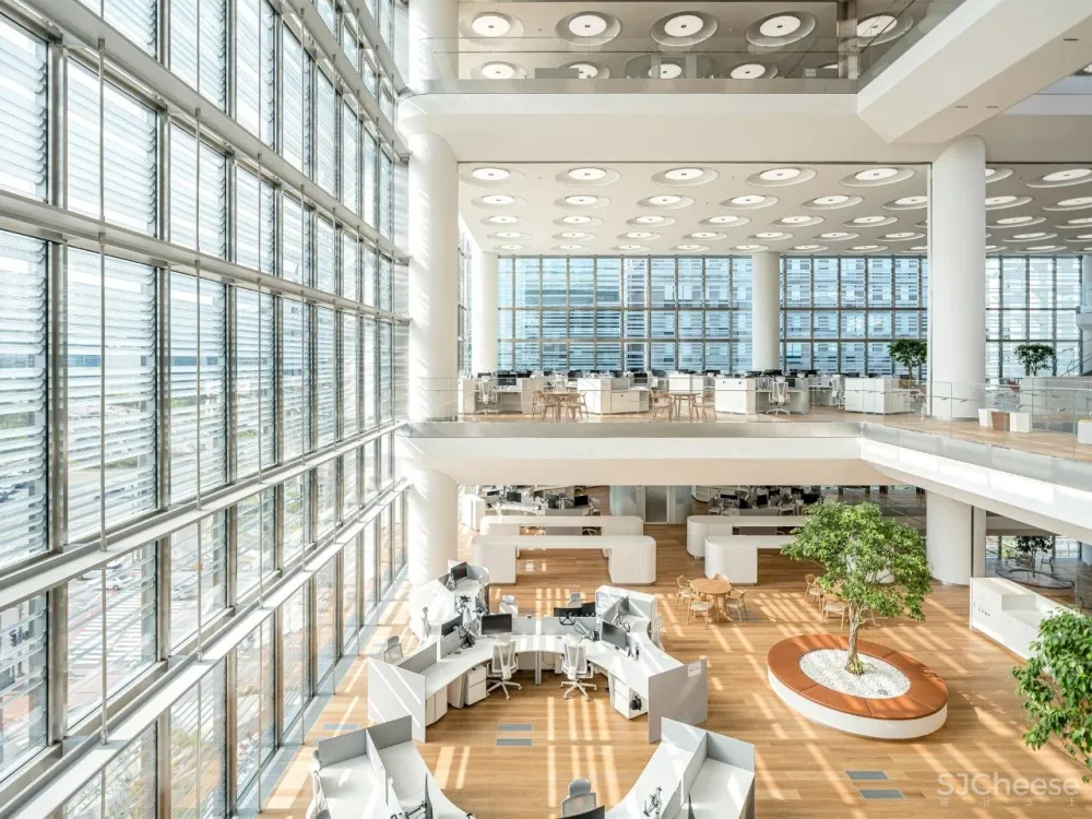 韩国首尔这栋新的总部大楼,吊顶的圆灯太魔性了,密恐慎入!